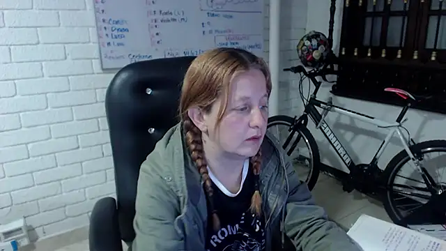 ViioletaMora online show from February 27, 2025, 9:32 am