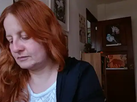 Snapshot of ViioletaMora chatting on May 6, 2026, 8:47 pm ViioletaMora online show from May 6, 2026, 8:47 pm