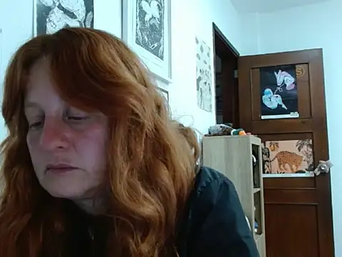 Snapshot of ViioletaMora chatting on May 14, 2026, 3:35 am ViioletaMora online show from May 14, 2026, 3:35 am