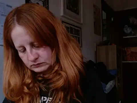 Snapshot of ViioletaMora chatting on May 14, 2026, 8:37 pm ViioletaMora online show from May 14, 2026, 8:37 pm