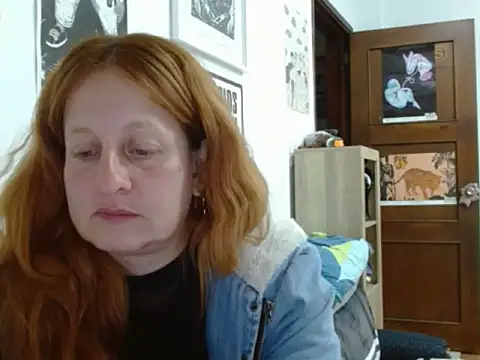 Snapshot of ViioletaMora chatting on May 19, 2026, 1:56 am ViioletaMora online show from May 19, 2026, 1:56 am