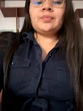 alice love052 online show from October 6, 2025, 9:12 pm