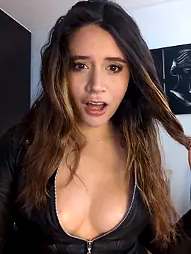 maliciaworld online show from February 6, 2026, 8:12 pm