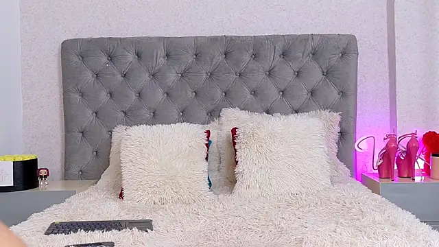 ValeryRossell online show from December 3, 2024, 4:06 pm