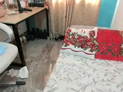 MonicaGarcia  online show from January 4, 2025, 3:17 pm