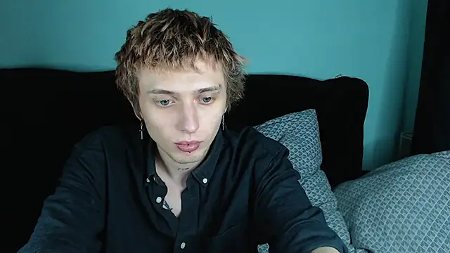 axxxturel online show from January 3, 2025, 2:54 am