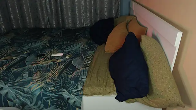 axxxturel online show from September 14, 2025, 4:50 pm