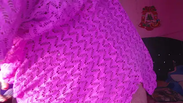 NikkiRous  online show from October 31, 2025, 12:50 pm