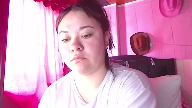 Snapshot of NikkiRous_ chatting on February 5, 2026, 4:44 pm NikkiRous online show from February 5, 2026, 4:44 pm