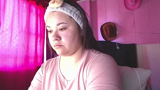 Snapshot of NikkiRous_ chatting on February 28, 2026, 12:28 pm NikkiRous online show from February 28, 2026, 12:28 pm