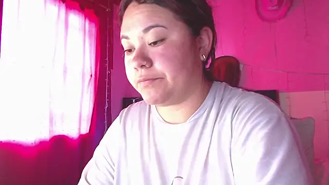 Snapshot of NikkiRous_ chatting on March 24, 2026, 3:39 pm NikkiRous online show from March 24, 2026, 3:39 pm