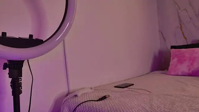 mia 099 online show from September 20, 2025, 8:43 pm