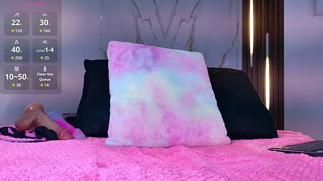 mia 099 online show from March 31, 2026, 8:09 pm