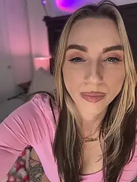 BrattyBae xo online show from October 6, 2025, 6:27 pm