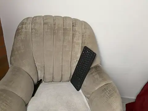 kanela3434 online show from April 22, 2026, 12:02 am