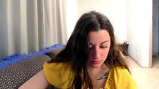 Helen Adams  online show from May 15, 2026, 5:47 am
