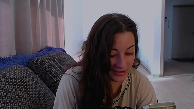 Snapshot of Helen_Adams_ chatting on July 16, 2026, 5:35 am Helen Adams online show from July 16, 2026, 5:35 am