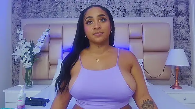 KateVenegas online show from January 19, 2025, 7:15 pm