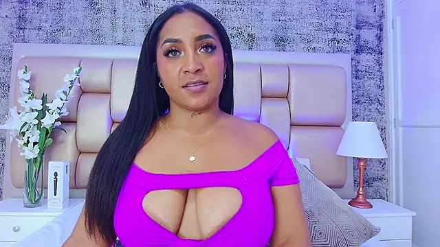 KateVenegas online show from January 29, 2025, 11:46 pm