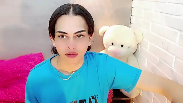 Daniela Pink  online show from November 25, 2025, 7:36 pm