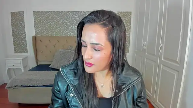 KimWessel  online show from October 20, 2025, 7:36 pm