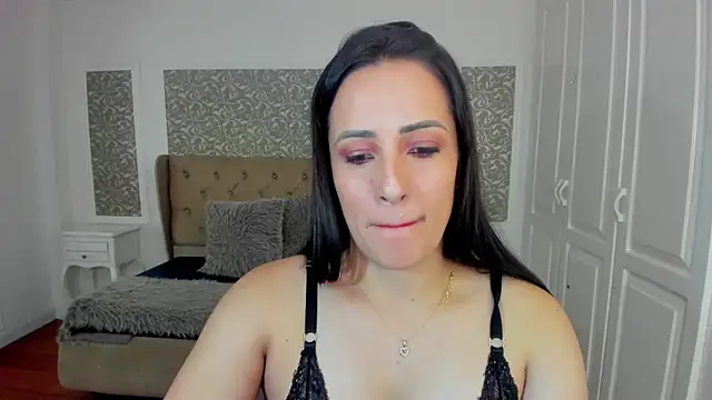 KimWessel  online show from October 22, 2025, 8:08 pm