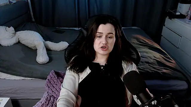 Snapshot of KiraYammy chatting on January 4, 2025, 10:24 pm KiraYammy online show from January 4, 2025, 10:24 pm