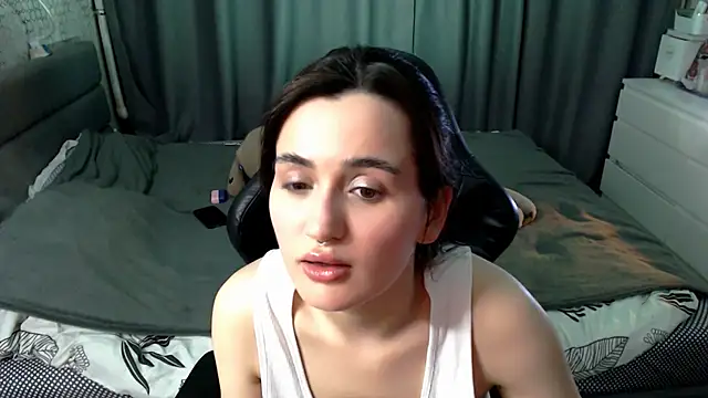 Snapshot of KiraYammy chatting on February 8, 2026, 10:02 pm KiraYammy online show from February 8, 2026, 10:02 pm