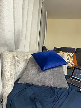 CarlaBeckky online show from December 4, 2025, 2:59 pm