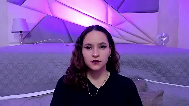 AnnyThompson  online show from February 8, 2025, 12:49 am