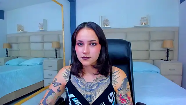 AnnyThompson  online show from October 26, 2025, 8:59 pm