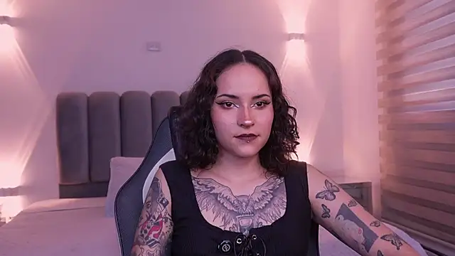 AnnyThompson  online show from December 22, 2025, 9:56 pm