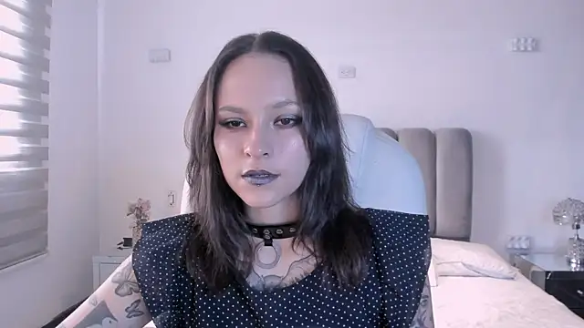 AnnyThompson  online show from February 18, 2026, 9:55 pm