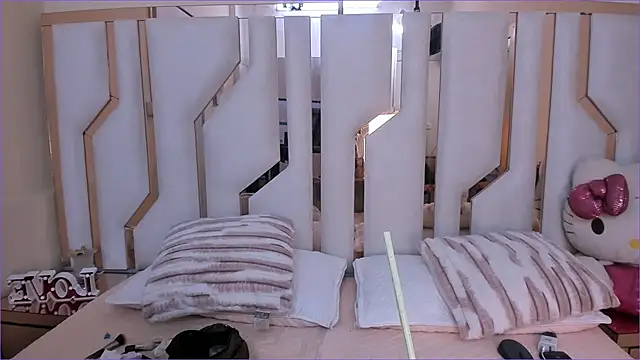 TifanyChill online show from November 25, 2025, 7:03 pm