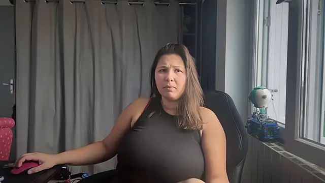 minette-sexy online show from November 30, 2025, 1:04 pm