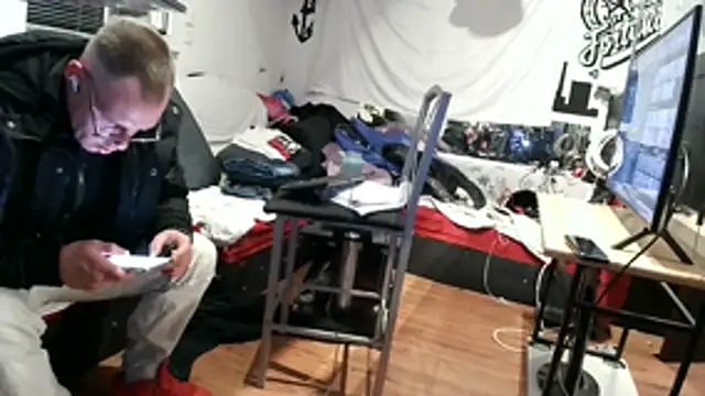 lukasdie online show from May 17, 2026, 12:52 am