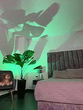 milaivanova online show from November 17, 2025, 12:44 pm