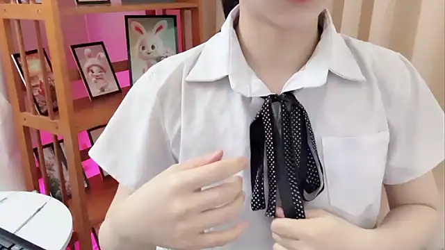 KaleAnisa online show from April 20, 2026, 1:19 am