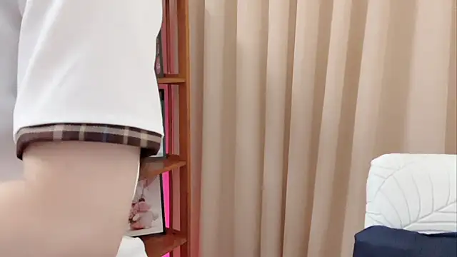 KaleAnisa online show from April 21, 2026, 1:42 am