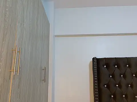 Snapshot of online_bestie chatting on December 2, 2024, 6:41 am online bestie online show from December 2, 2024, 6:41 am