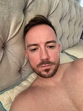 bobbylee2023 online show from October 6, 2025, 3:09 pm