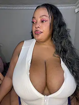 Katamia25 online show from February 9, 2025, 3:43 am
