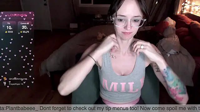 Plantbabeee online show from March 21, 2025, 3:22 am