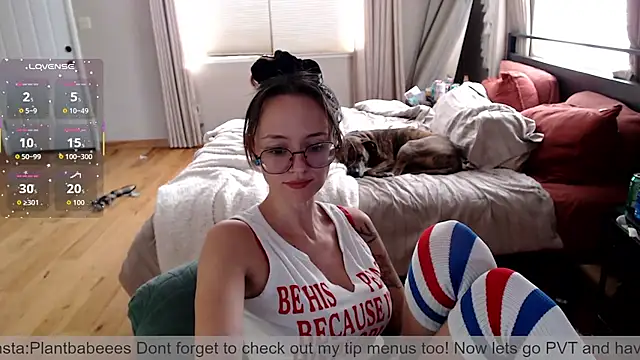 Plantbabeee online show from December 4, 2025, 7:11 pm