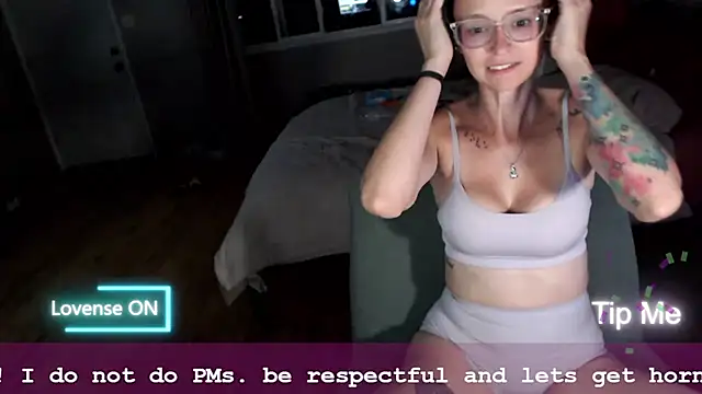 Snapshot of Plantbabeee chatting on July 12, 2026, 4:14 am Plantbabeee online show from July 12, 2026, 4:14 am