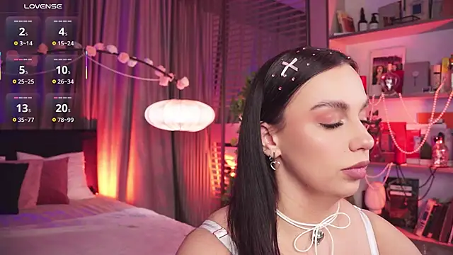 LunaNight online show from February 12, 2025, 2:24 am