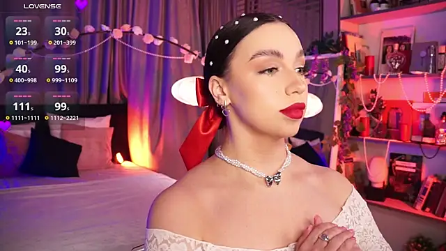 LunaNight online show from February 15, 2025, 8:33 pm