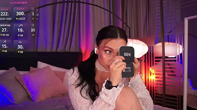 LunaNight online show from September 23, 2025, 8:56 pm