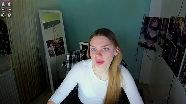 Molly sweetie online show from March 17, 2025, 7:02 am