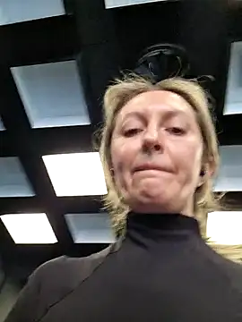 Miss    Mia  online show from February 7, 2025, 11:56 am